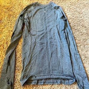 Lululemon swiftly tech long sleeve tee size 4